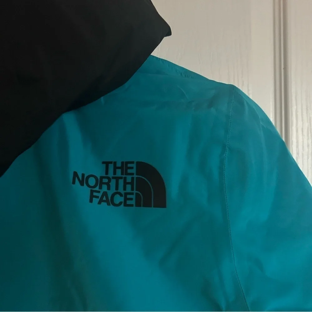 THE NORTH FACE Garner Triclimate Ski Jacket in Enamel Blue/TNF Black/Enamel Blue